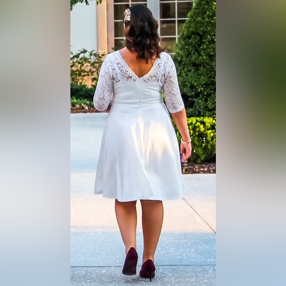 Classy lace wedding or summer dress - Picture 2 of 6